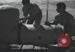 Standbild italienischen SLC-200 Maiale human Torpedo Europa, 1945, aus Sekunde 35 historischem Filmmaterial Videoclip 65675060340
