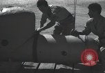 Standbild italienischen SLC-200 Maiale human Torpedo Europa, 1945, aus Sekunde 38 historischem Filmmaterial Videoclip 65675060340