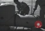 Standbild italienischen SLC-200 Maiale human Torpedo Europa, 1945, aus Sekunde 41 historischem Filmmaterial Videoclip 65675060340