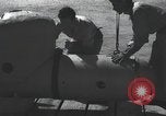Standbild italienischen SLC-200 Maiale human Torpedo Europa, 1945, aus Sekunde 43 historischem Filmmaterial Videoclip 65675060340