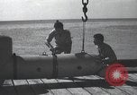 Standbild italienischen SLC-200 Maiale human Torpedo Europa, 1945, aus Sekunde 48 historischem Filmmaterial Videoclip 65675060340
