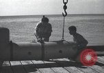 Standbild italienischen SLC-200 Maiale human Torpedo Europa, 1945, aus Sekunde 49 historischem Filmmaterial Videoclip 65675060340