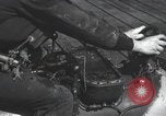 Standbild italienischen SLC-200 Maiale human Torpedo Europa, 1945, aus Sekunde 51 historischem Filmmaterial Videoclip 65675060340
