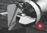 Standbild italienischen SLC-200 Maiale human Torpedo Europa, 1945, aus Sekunde 61 historischem Filmmaterial Videoclip 65675060340