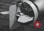 Standbild italienischen SLC-200 Maiale human Torpedo Europa, 1945, aus Sekunde 62 historischem Filmmaterial Videoclip 65675060340