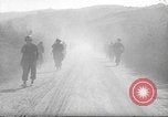Standbild 10th Mountain Division Mule Pack Zug Italien, 1945, aus Sekunde 14 historischem Filmmaterial Videoclip 65675060354