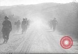 Standbild 10th Mountain Division Mule Pack Zug Italien, 1945, aus Sekunde 15 historischem Filmmaterial Videoclip 65675060354