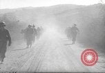 Standbild 10th Mountain Division Mule Pack Zug Italien, 1945, aus Sekunde 16 historischem Filmmaterial Videoclip 65675060354