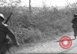 Standbild 10th Mountain Division Mule Pack Zug Italien, 1945, aus Sekunde 37 historischem Filmmaterial Videoclip 65675060354