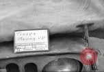 Standbild 351 Infanterie Regiment 88 US Infantry Division in Zweiten Weltkrieg Calvenzano Italien, 1945, aus Sekunde 4 historischem Filmmaterial Videoclip 65675060355