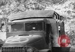 Standbild 351 Infanterie Regiment 88 US Infantry Division in Zweiten Weltkrieg Calvenzano Italien, 1945, aus Sekunde 26 historischem Filmmaterial Videoclip 65675060355