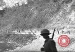 Standbild 351 Infanterie Regiment 88 US Infantry Division in Zweiten Weltkrieg Calvenzano Italien, 1945, aus Sekunde 60 historischem Filmmaterial Videoclip 65675060355