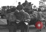 Standbild 2 French Armored Division Le Perray Frankreich, 1944, aus Sekunde 6 historischem Filmmaterial Videoclip 65675060376