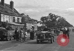 Standbild 2 French Armored Division Le Perray Frankreich, 1944, aus Sekunde 48 historischem Filmmaterial Videoclip 65675060376