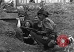 Standbild USA Soldaten Venon Frankreich, 1944, aus Sekunde 16 historischem Filmmaterial Videoclip 65675060378