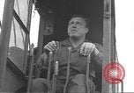 Standbild USA Soldaten Normandie Frankreich, 1944, aus Sekunde 32 historischem Filmmaterial Videoclip 65675060384