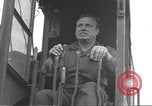 Standbild USA Soldaten Normandie Frankreich, 1944, aus Sekunde 34 historischem Filmmaterial Videoclip 65675060384