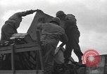 Standbild USA Soldaten Normandie Frankreich, 1944, aus Sekunde 28 historischem Filmmaterial Videoclip 65675060385