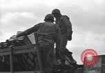 Standbild USA Soldaten Normandie Frankreich, 1944, aus Sekunde 31 historischem Filmmaterial Videoclip 65675060385