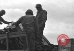 Standbild USA Soldaten Normandie Frankreich, 1944, aus Sekunde 32 historischem Filmmaterial Videoclip 65675060385