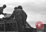Standbild USA Soldaten Normandie Frankreich, 1944, aus Sekunde 33 historischem Filmmaterial Videoclip 65675060385