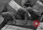 Standbild USA Soldaten Normandie Frankreich, 1944, aus Sekunde 35 historischem Filmmaterial Videoclip 65675060385