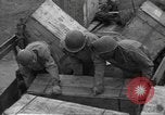Standbild USA Soldaten Normandie Frankreich, 1944, aus Sekunde 36 historischem Filmmaterial Videoclip 65675060385