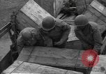 Standbild USA Soldaten Normandie Frankreich, 1944, aus Sekunde 37 historischem Filmmaterial Videoclip 65675060385