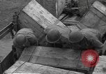 Standbild USA Soldaten Normandie Frankreich, 1944, aus Sekunde 38 historischem Filmmaterial Videoclip 65675060385