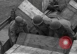Standbild USA Soldaten Normandie Frankreich, 1944, aus Sekunde 40 historischem Filmmaterial Videoclip 65675060385