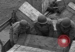 Standbild USA Soldaten Normandie Frankreich, 1944, aus Sekunde 43 historischem Filmmaterial Videoclip 65675060385