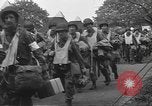 Standbild 507th Regiment 82nd Airborne Division Tollerton England, 1944, aus Sekunde 43 historischem Filmmaterial Videoclip 65675060392