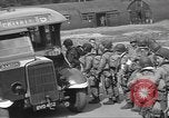 Standbild 507th Regiment 82nd Airborne Division Tollerton England, 1944, aus Sekunde 62 historischem Filmmaterial Videoclip 65675060392