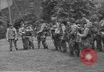 Standbild 507th Regiment 82nd Airborne Division Tollerton England, 1944, aus Sekunde 4 historischem Filmmaterial Videoclip 65675060393