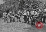 Standbild 507th Regiment 82nd Airborne Division Tollerton England, 1944, aus Sekunde 6 historischem Filmmaterial Videoclip 65675060393