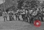 Standbild 507th Regiment 82nd Airborne Division Tollerton England, 1944, aus Sekunde 8 historischem Filmmaterial Videoclip 65675060393
