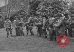 Standbild 507th Regiment 82nd Airborne Division Tollerton England, 1944, aus Sekunde 9 historischem Filmmaterial Videoclip 65675060393