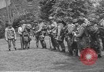 Standbild 507th Regiment 82nd Airborne Division Tollerton England, 1944, aus Sekunde 12 historischem Filmmaterial Videoclip 65675060393