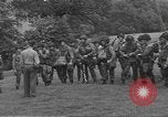 Standbild 507th Regiment 82nd Airborne Division Tollerton England, 1944, aus Sekunde 31 historischem Filmmaterial Videoclip 65675060393