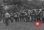 Standbild 507th Regiment 82nd Airborne Division Tollerton England, 1944, aus Sekunde 33 historischem Filmmaterial Videoclip 65675060393