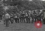 Standbild 507th Regiment 82nd Airborne Division Tollerton England, 1944, aus Sekunde 34 historischem Filmmaterial Videoclip 65675060393