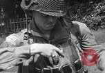 Standbild 507th Regiment 82nd Airborne Division Tollerton England, 1944, aus Sekunde 36 historischem Filmmaterial Videoclip 65675060393