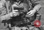 Standbild 507th Regiment 82nd Airborne Division Tollerton England, 1944, aus Sekunde 38 historischem Filmmaterial Videoclip 65675060393