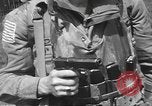 Standbild 507th Regiment 82nd Airborne Division Tollerton England, 1944, aus Sekunde 44 historischem Filmmaterial Videoclip 65675060393