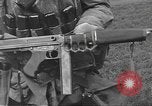 Standbild 507th Regiment 82nd Airborne Division Tollerton England, 1944, aus Sekunde 53 historischem Filmmaterial Videoclip 65675060393