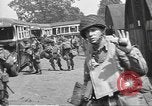 Standbild 507th Regiment 82nd Airborne Division Tollerton England, 1944, aus Sekunde 41 historischem Filmmaterial Videoclip 65675060394