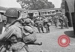 Standbild 507th Regiment 82nd Airborne Division Tollerton England, 1944, aus Sekunde 43 historischem Filmmaterial Videoclip 65675060394
