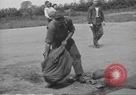 Standbild 507th Regiment 82nd Airborne Division Tollerton England, 1944, aus Sekunde 43 historischem Filmmaterial Videoclip 65675060395