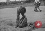 Standbild 507th Regiment 82nd Airborne Division Tollerton England, 1944, aus Sekunde 45 historischem Filmmaterial Videoclip 65675060395
