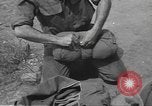 Standbild 507th Regiment 82nd Airborne Division Tollerton England, 1944, aus Sekunde 57 historischem Filmmaterial Videoclip 65675060395